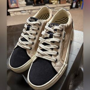 Taos Footwear Men's Black and Beige Sneakers